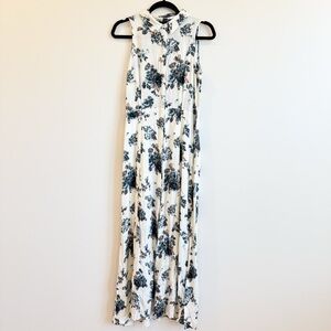 Joan Vass / White Blue Floral Button Sleeveless Maxi Dress